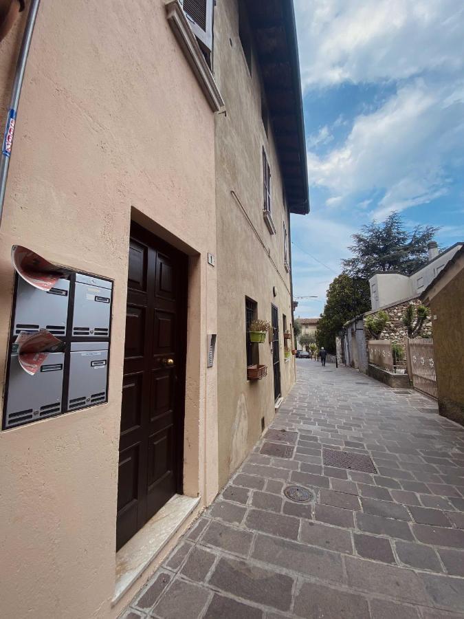 Apartamento Antico Borgo Desenzano del Garda Exterior foto